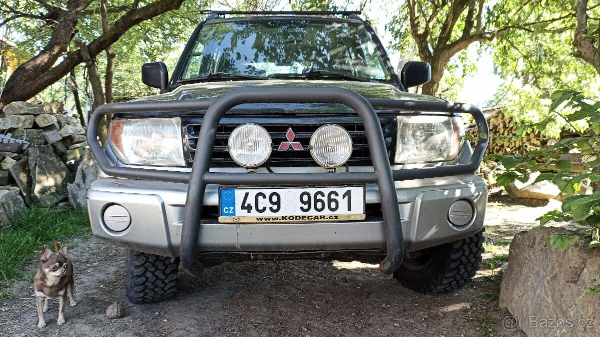 Mitsubishi PAJERO