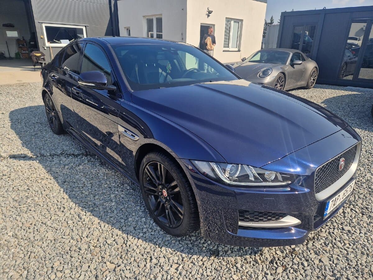 2019 Jaguar XE