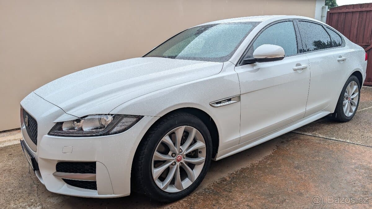 2017 Jaguar XF