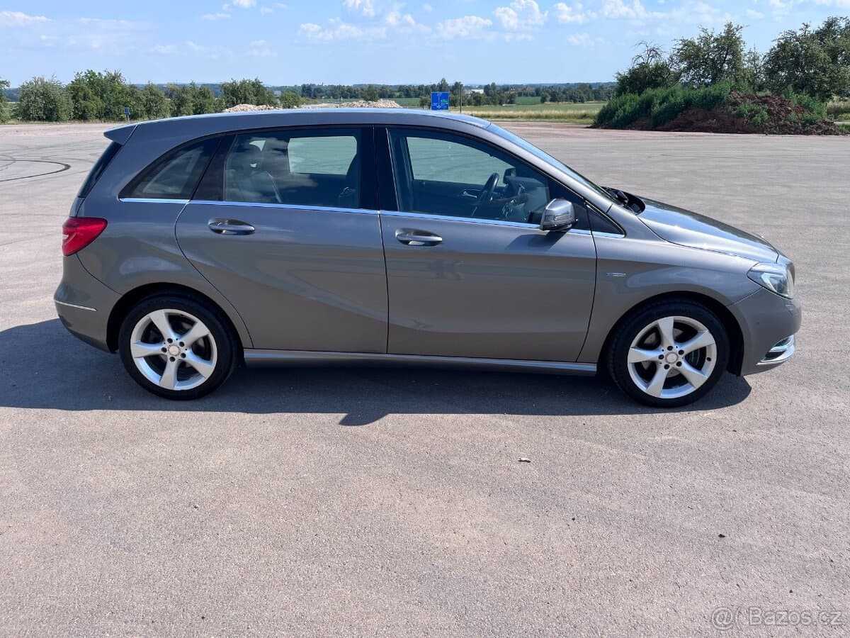 2011 Mercedes-Benz EQB