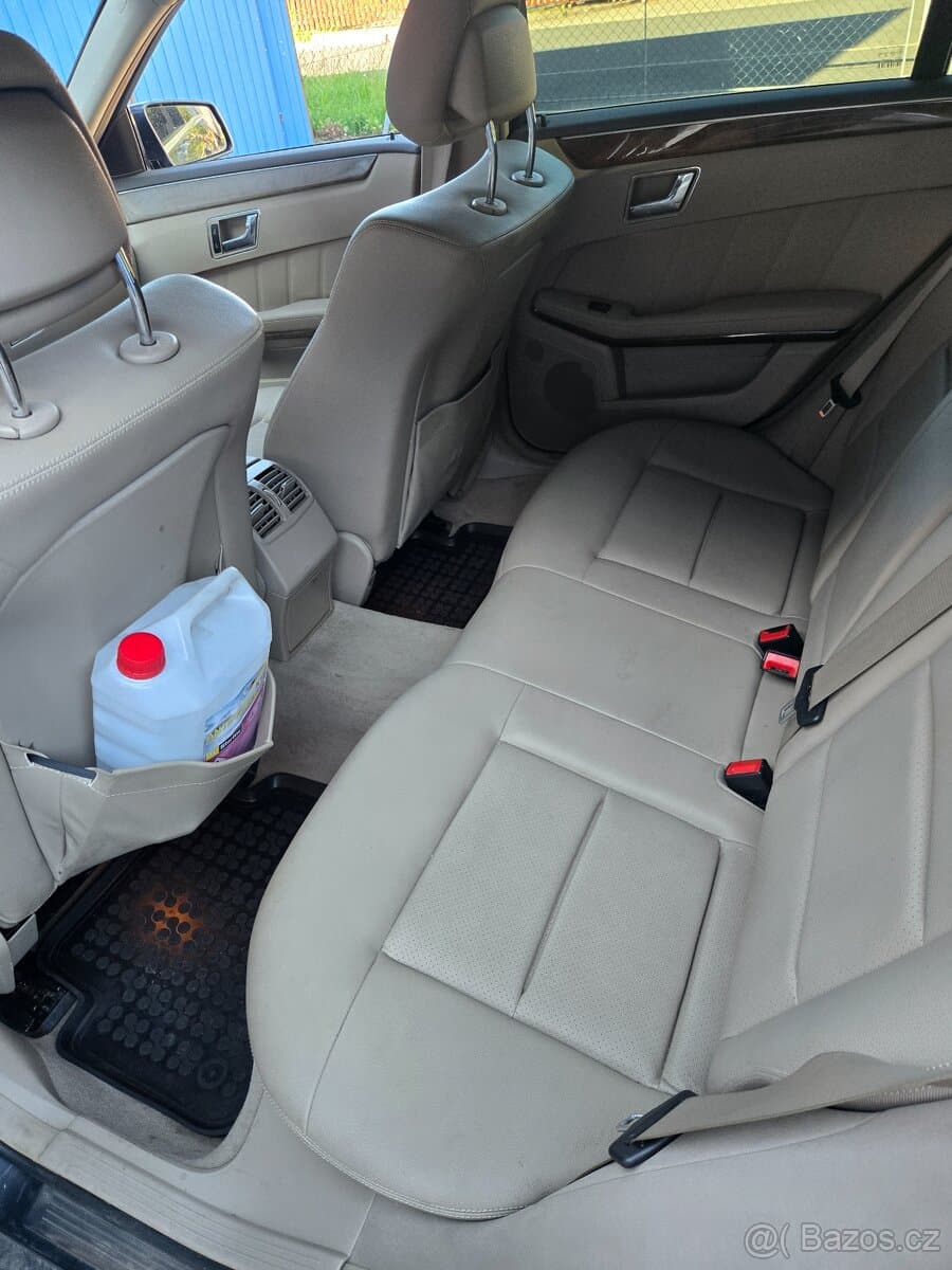 2010 Mercedes-Benz OSTATNÍ