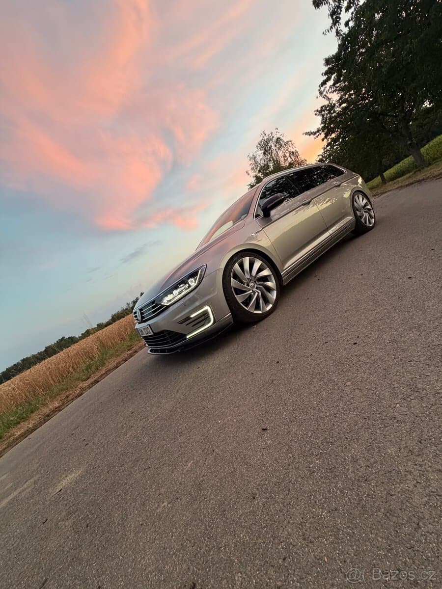 2016 Volkswagen PASSAT