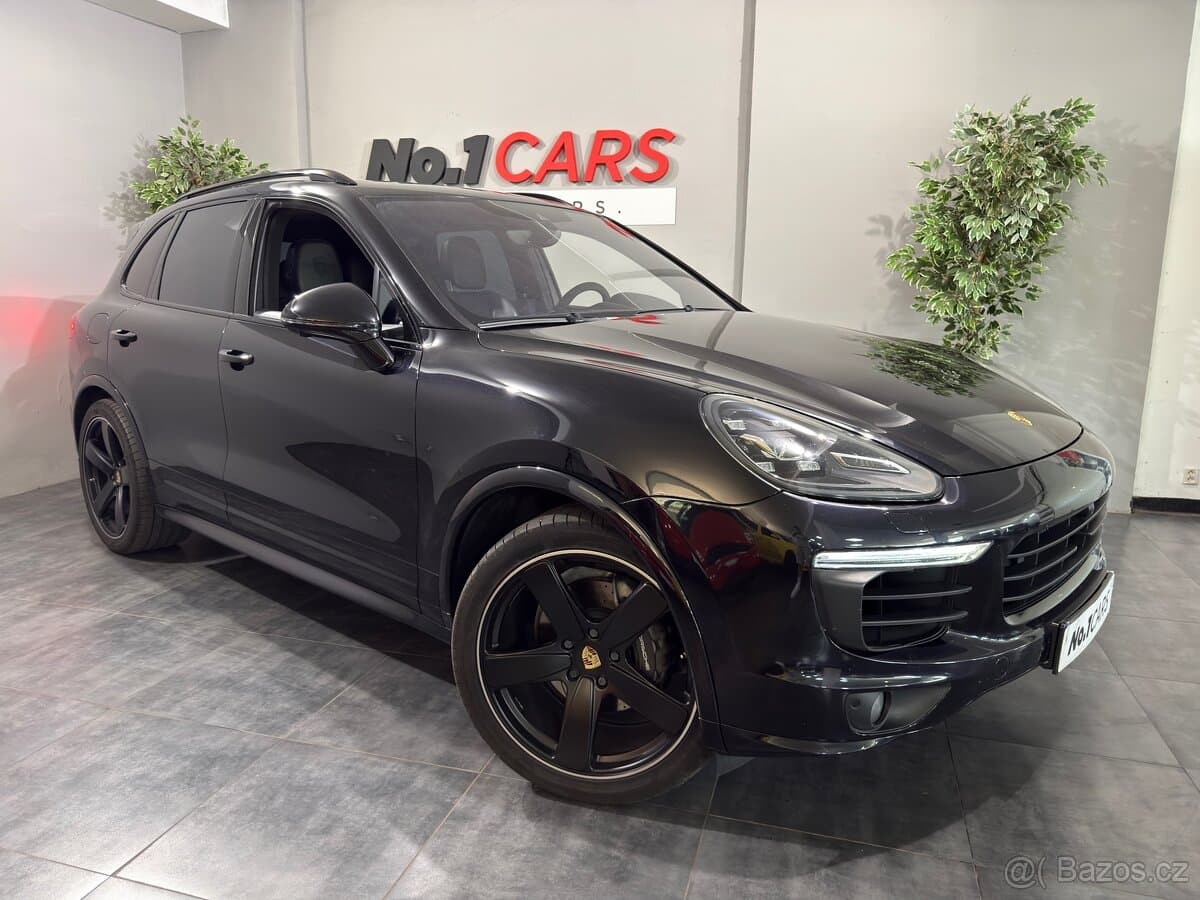 2016 Porsche CAYENNE