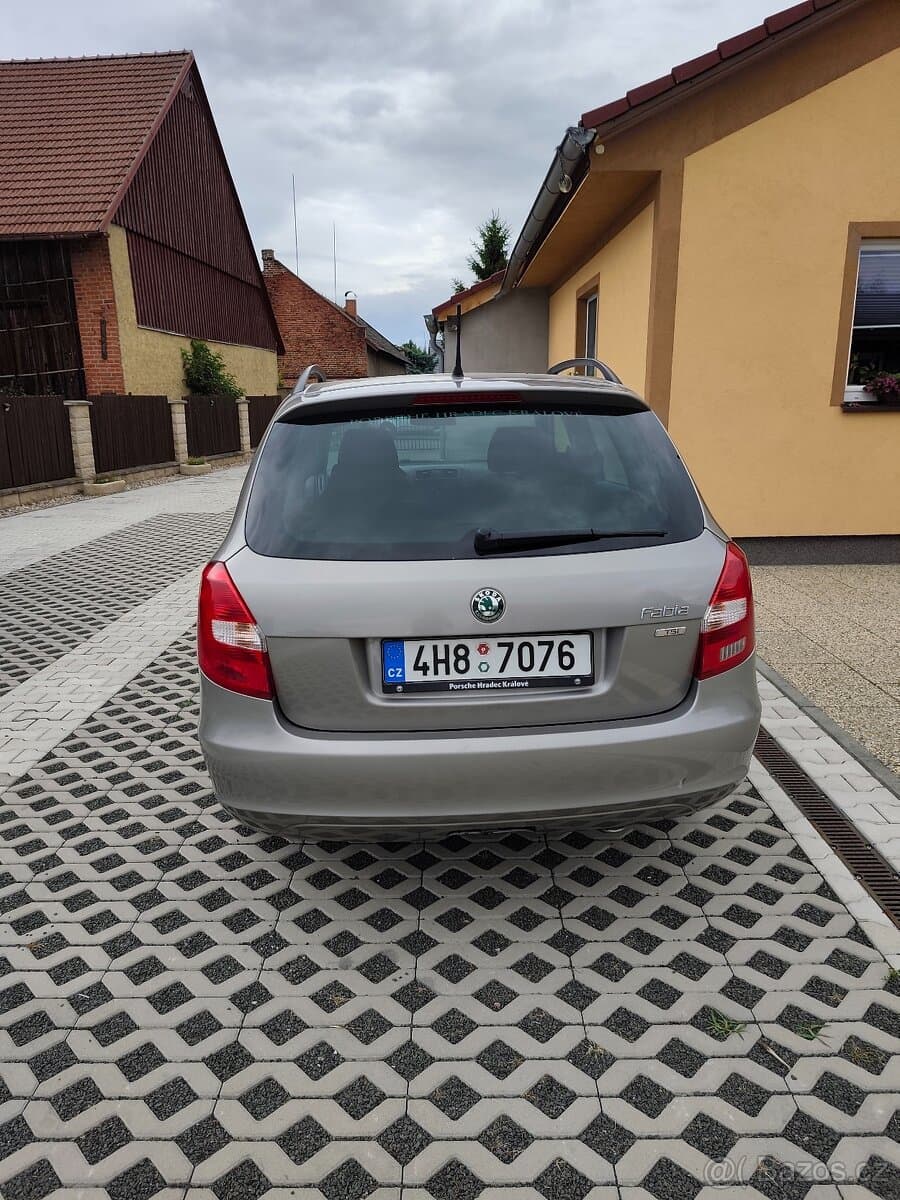 2011 Škoda FABIA