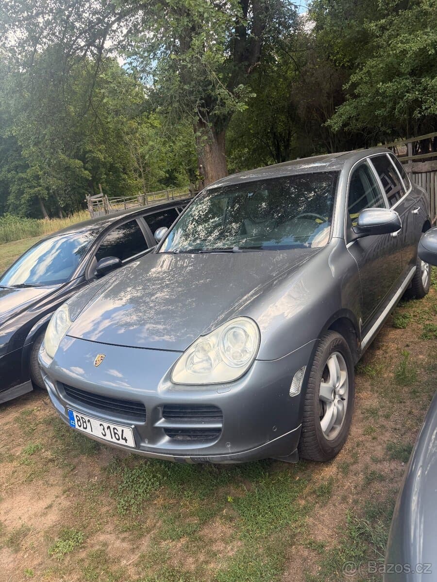 2004 Porsche CAYENNE