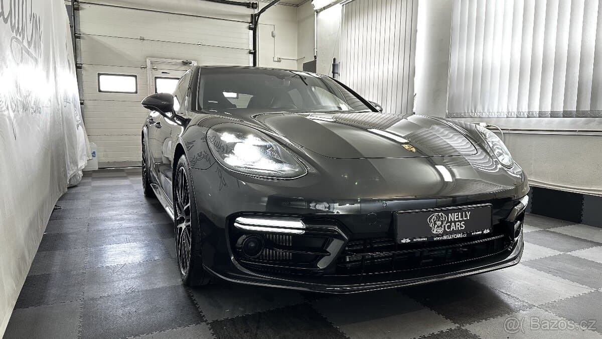 2020 Porsche PANAMERA