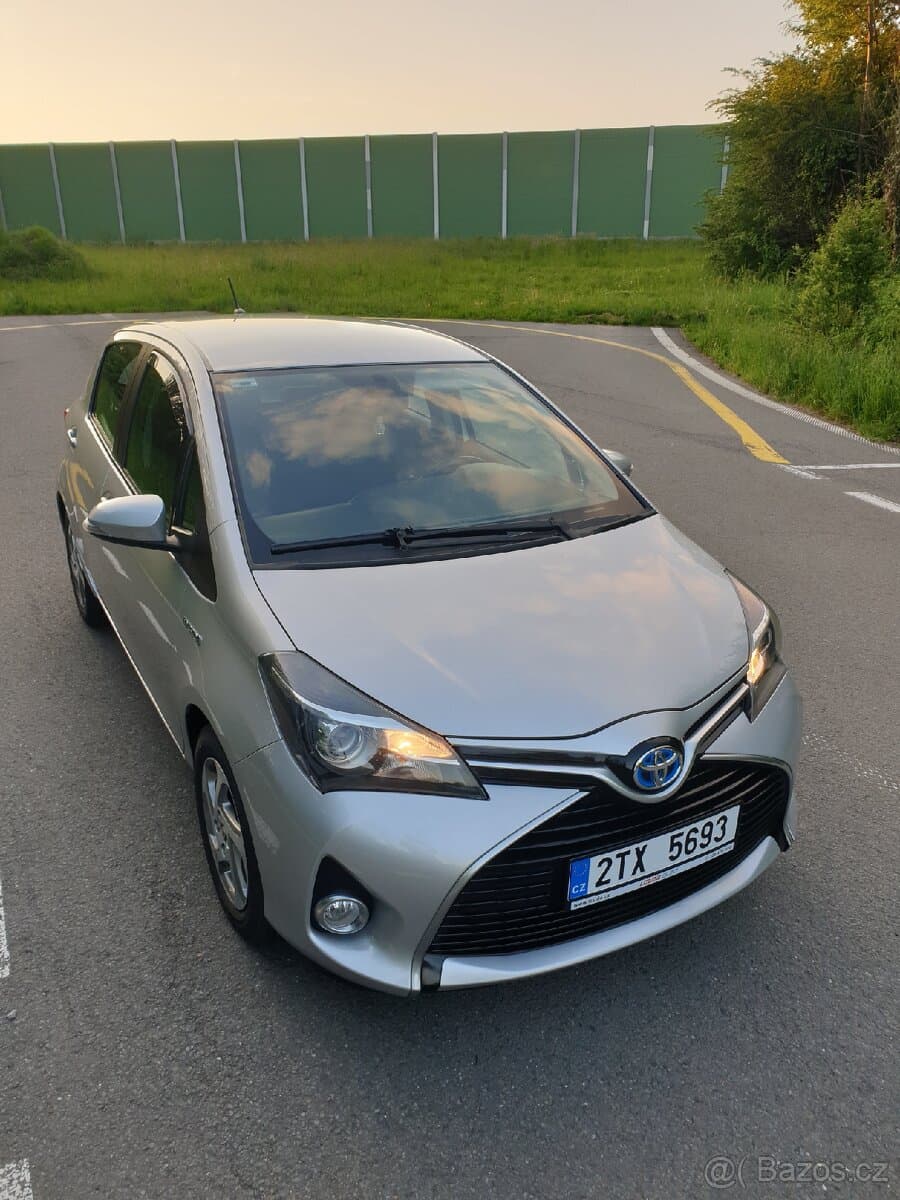 2015 Toyota YARIS