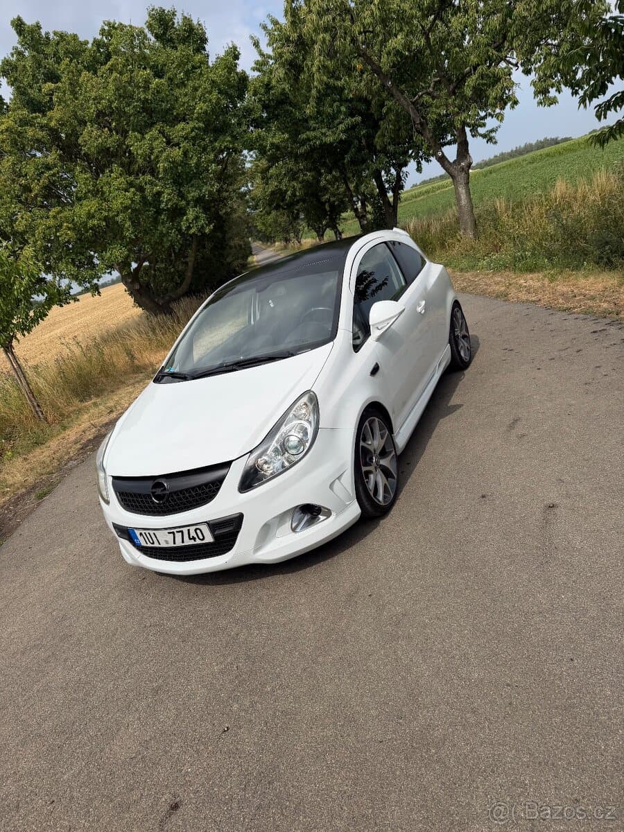 2010 Opel CORSA