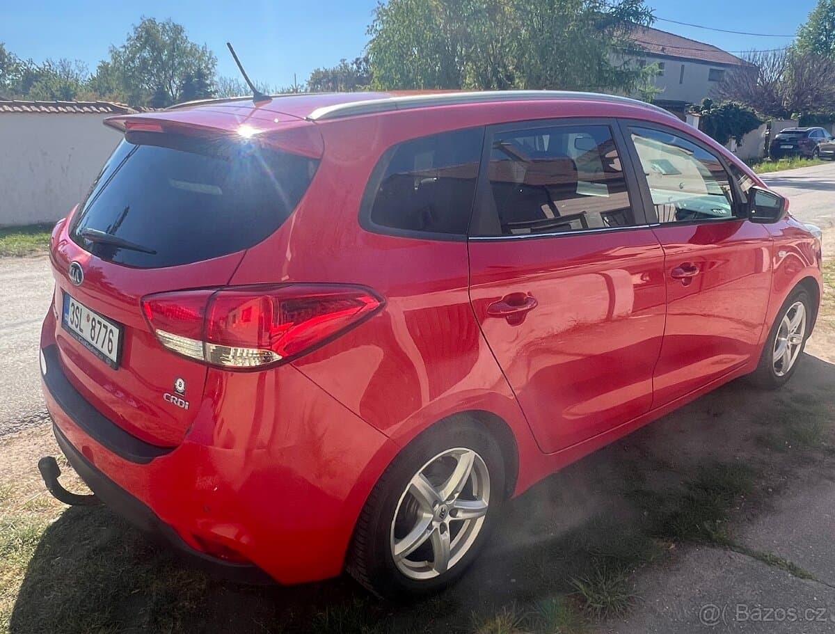 2015 Kia CARENS