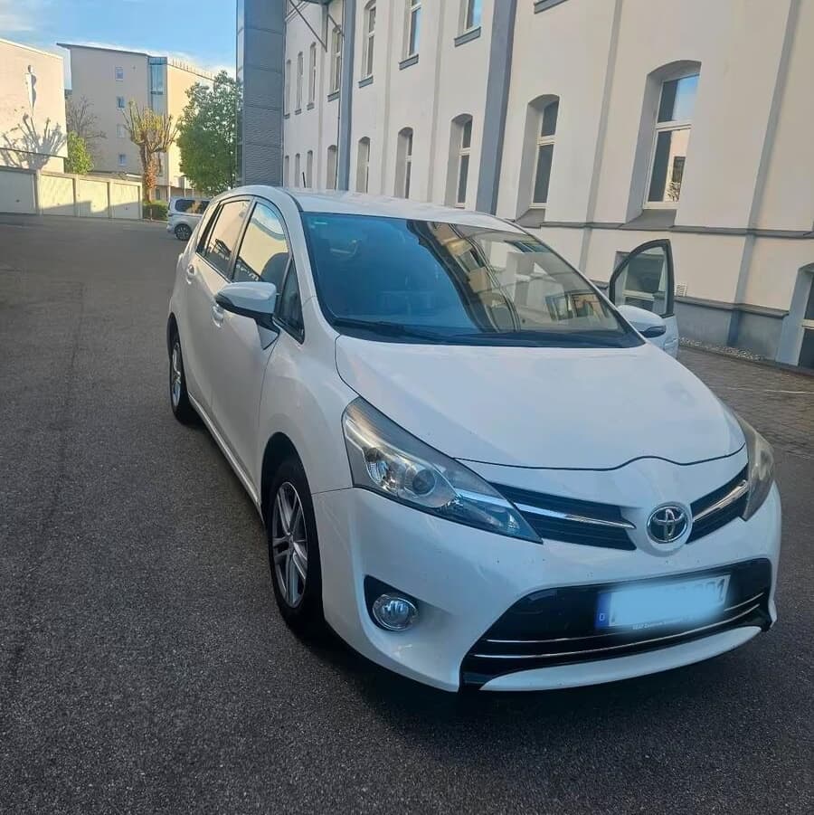 2013 Toyota VERSO