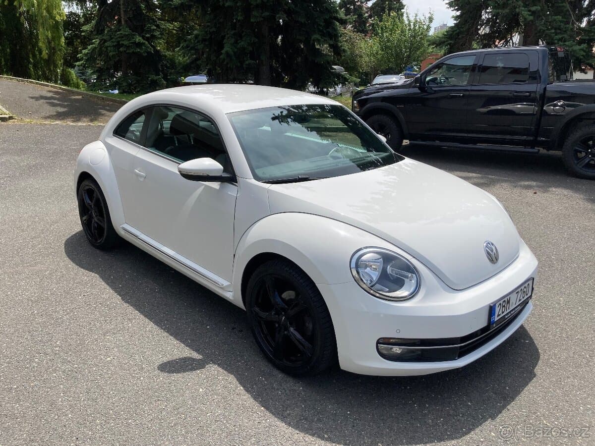 2012 Volkswagen BEETLE