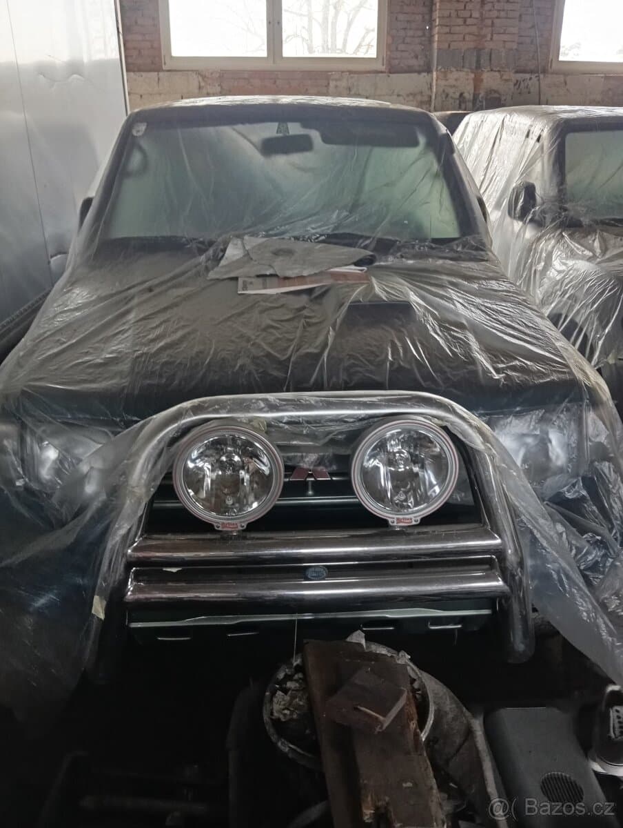 2004 Mitsubishi PAJERO