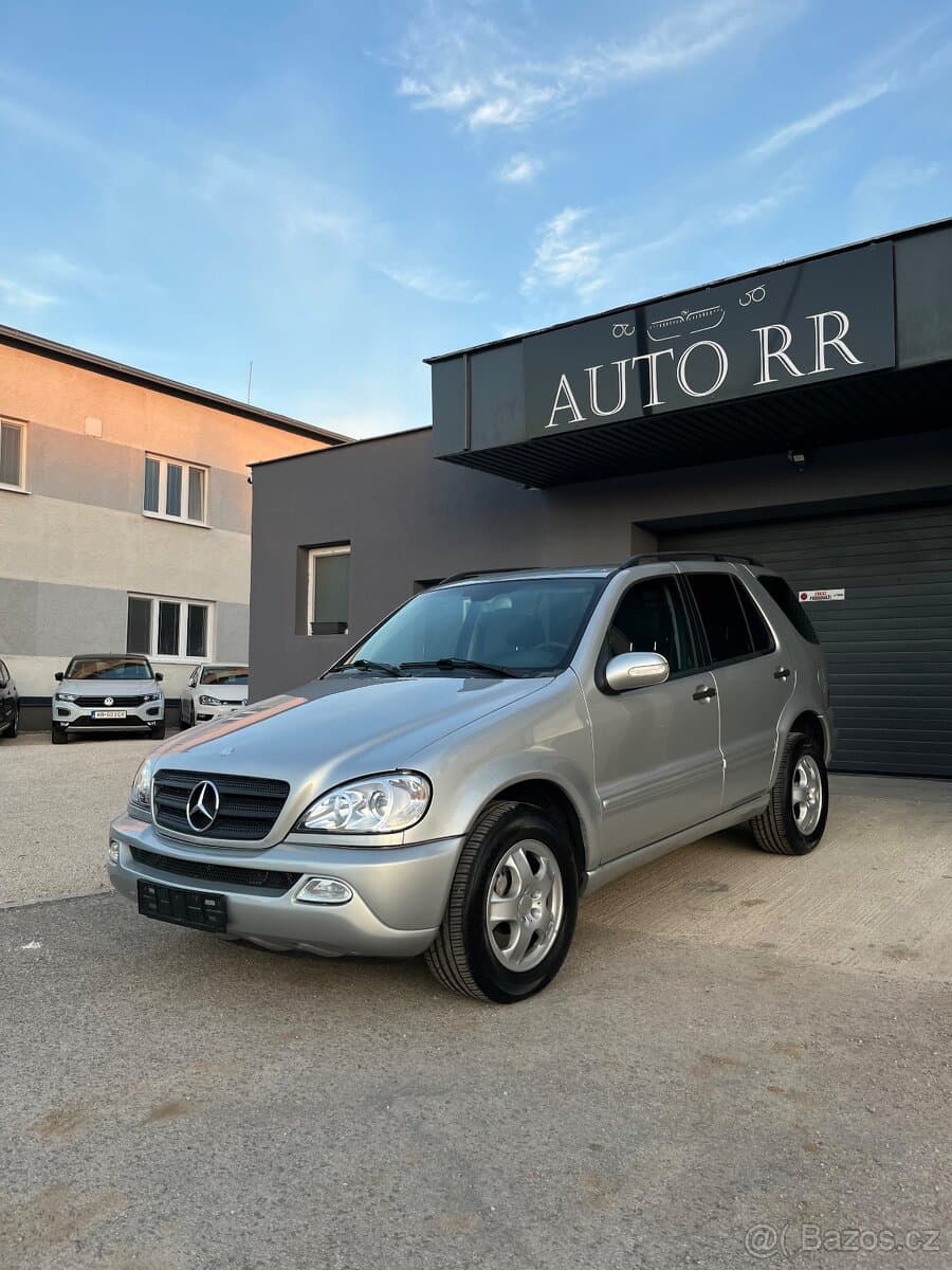 Mercedes-Benz M-CLASS