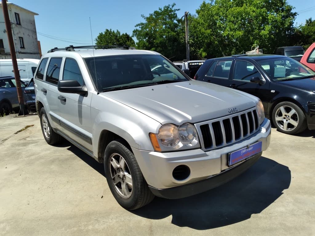 2004 Jeep CHEROKEE