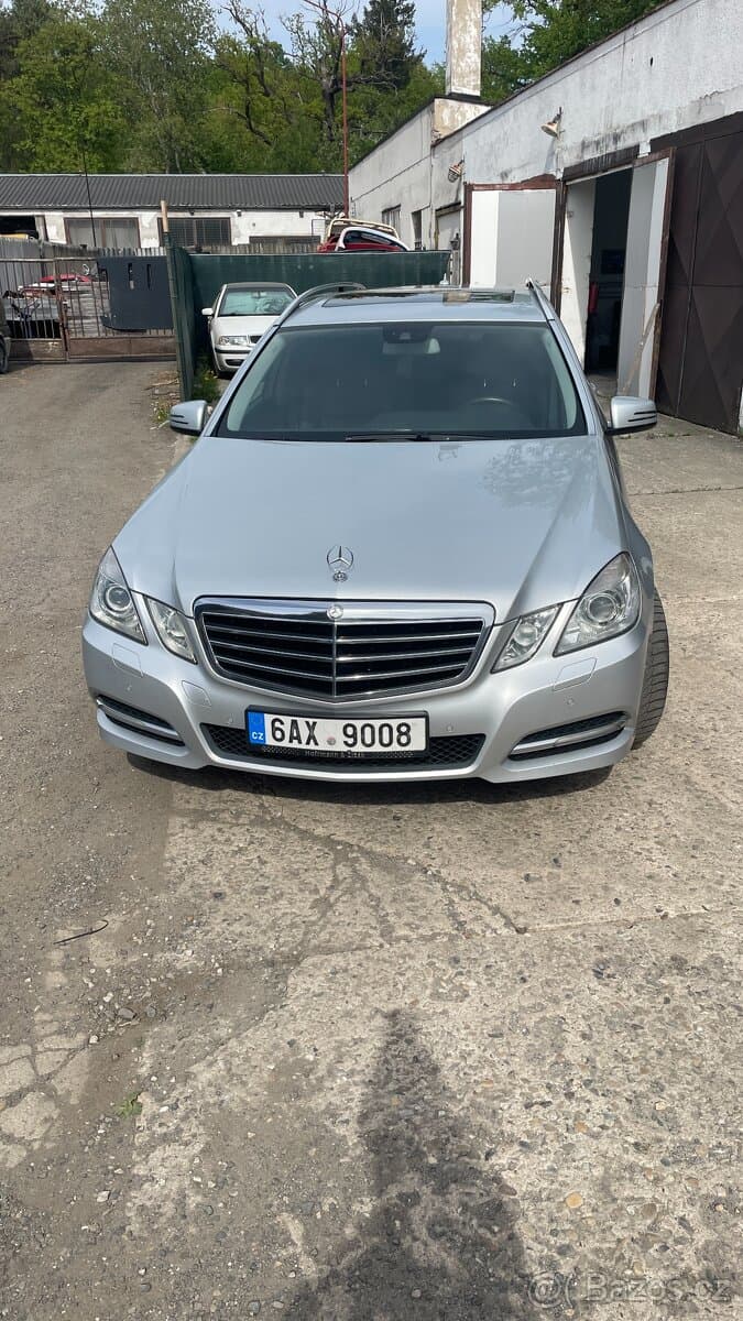 2011 Mercedes-Benz OSTATNÍ