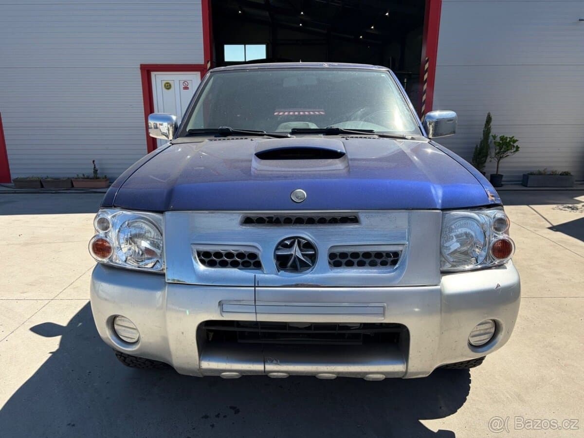2003 Nissan NAVARA