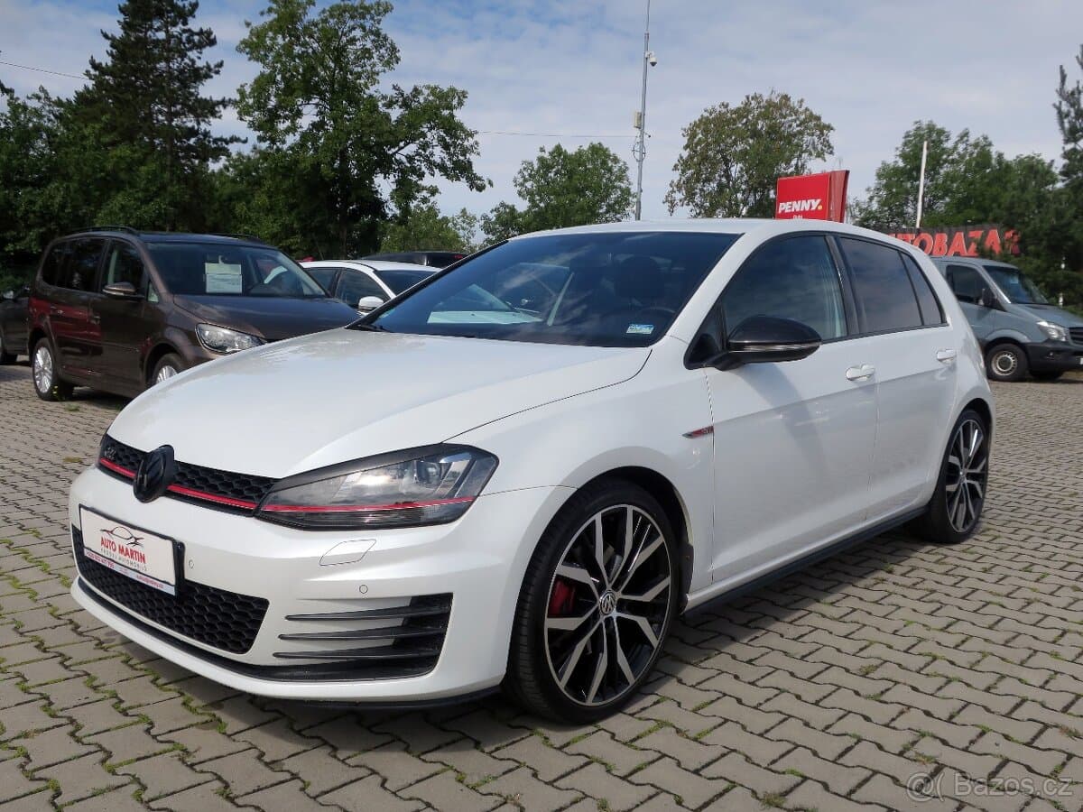 2015 Volkswagen GOLF