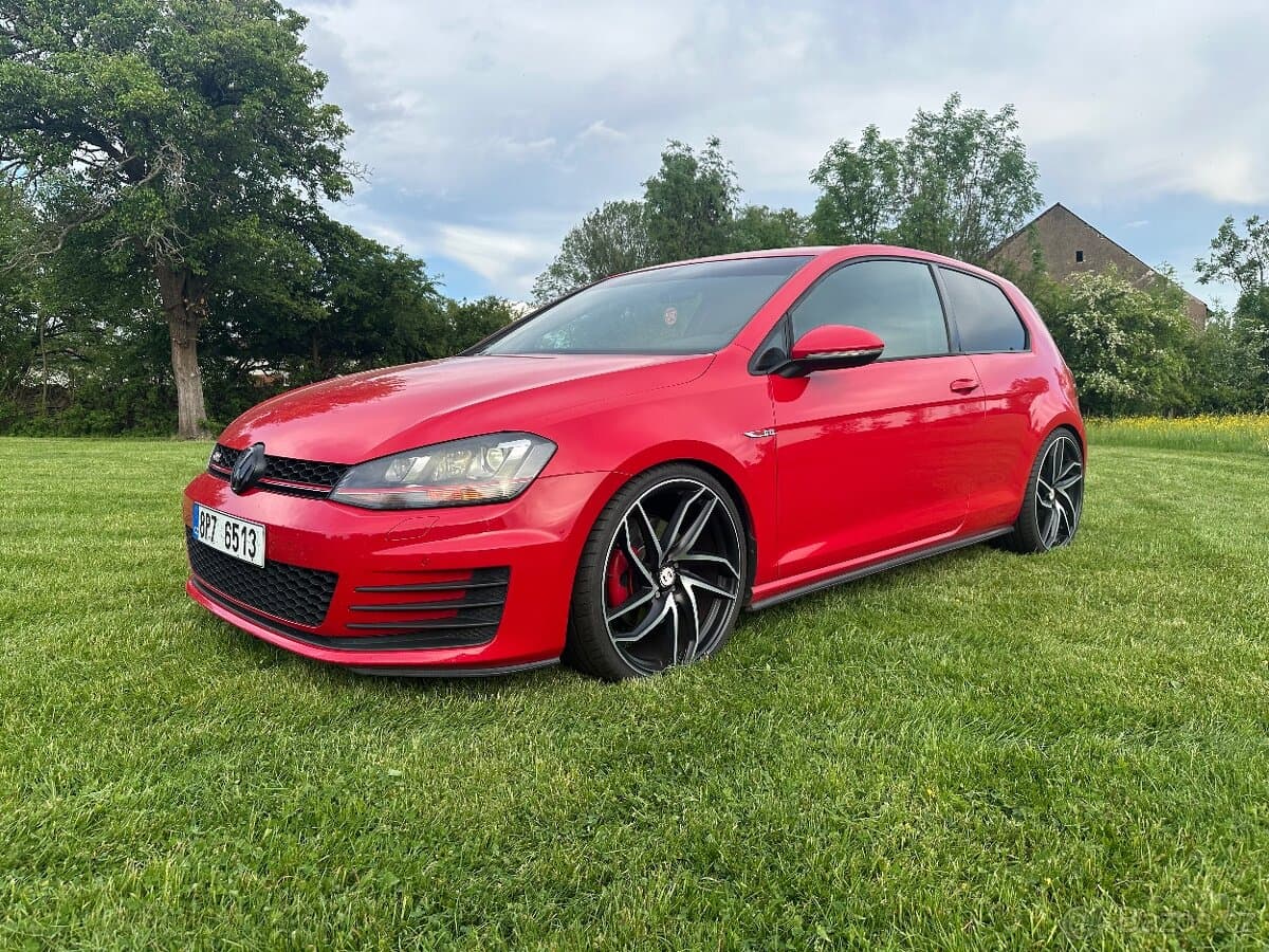 2017 Volkswagen GOLF