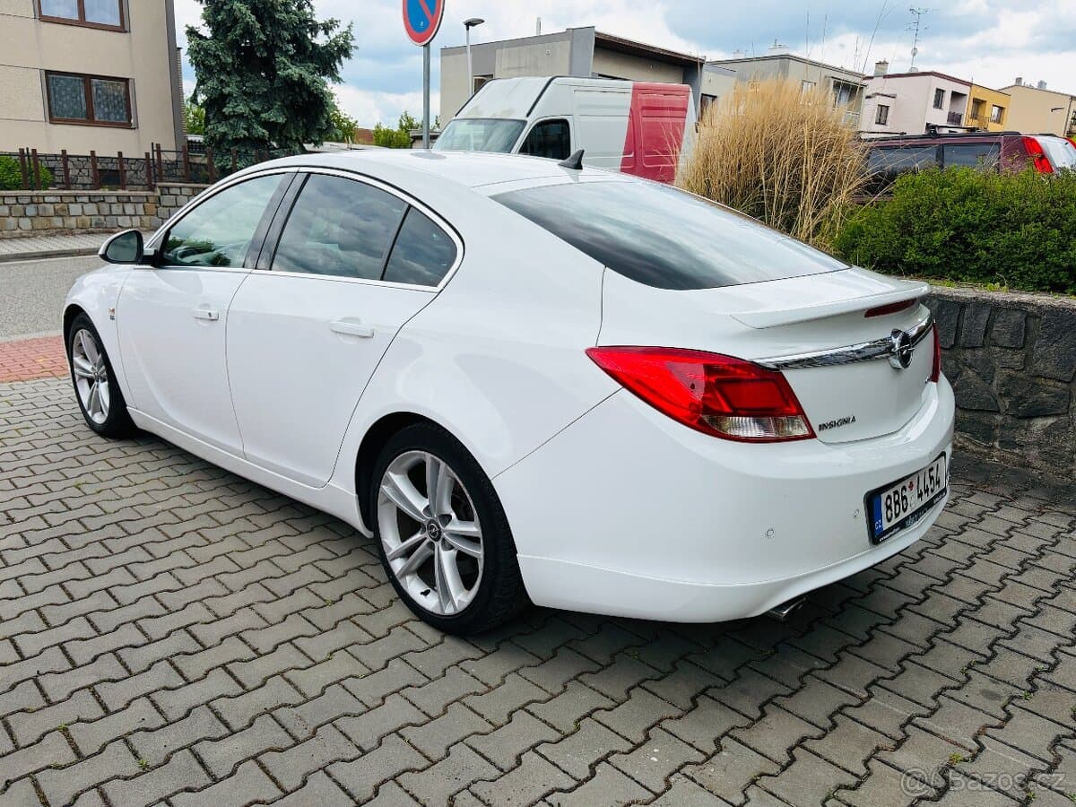 2012 Opel INSIGNIA