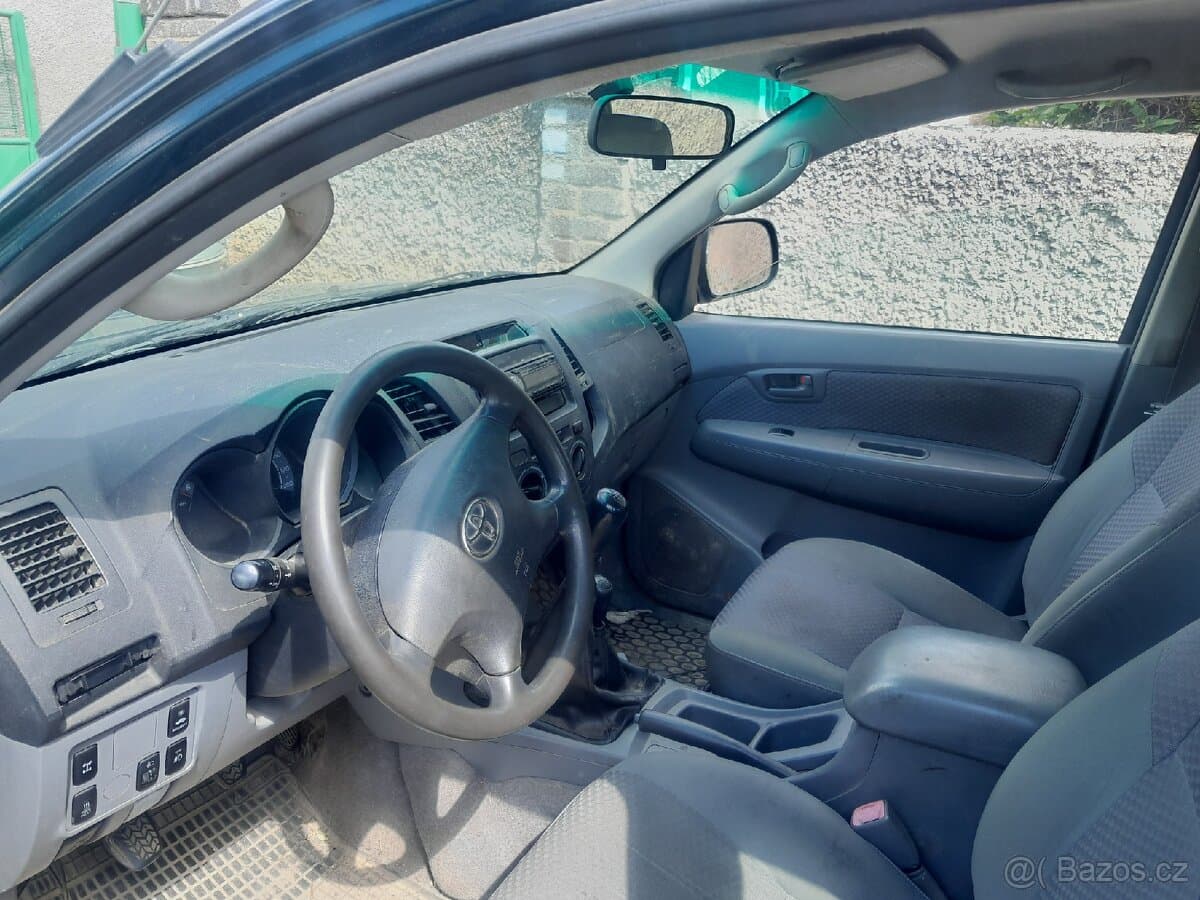 2005 Toyota HILUX