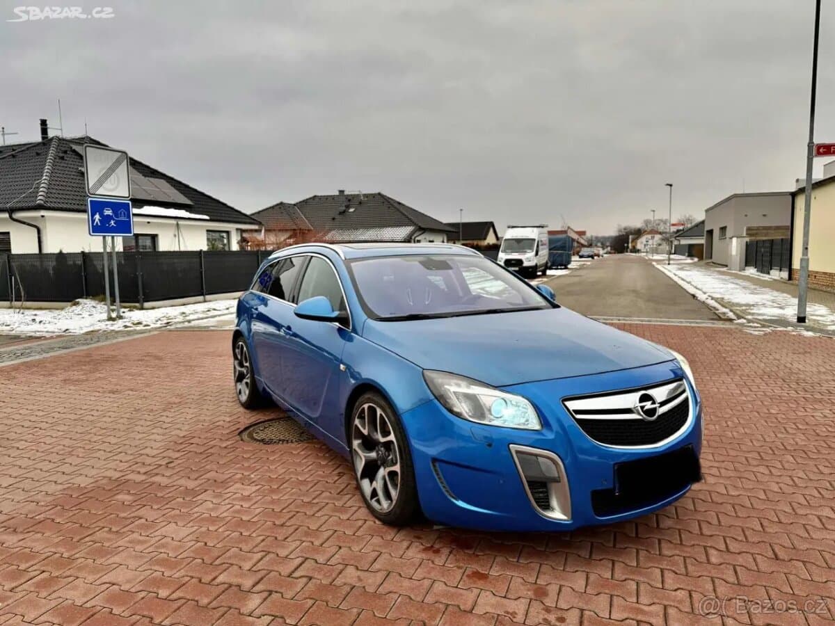 2011 Opel INSIGNIA