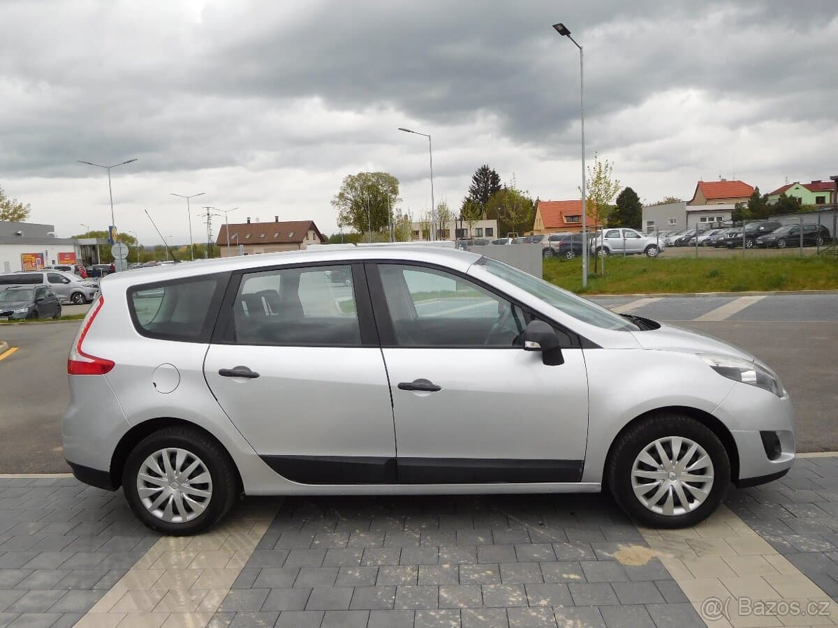 2011 Renault SCENIC