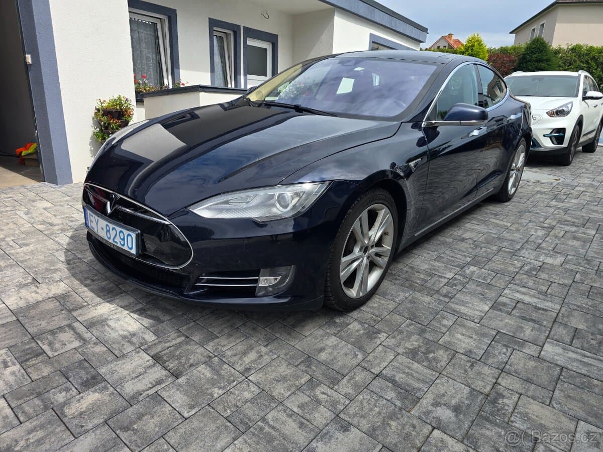 2015 Tesla MODEL S