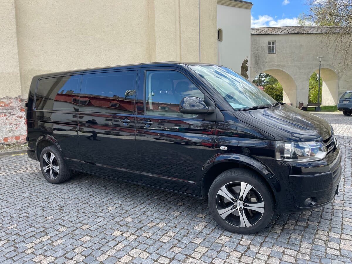 2013 Volkswagen CARAVELLE