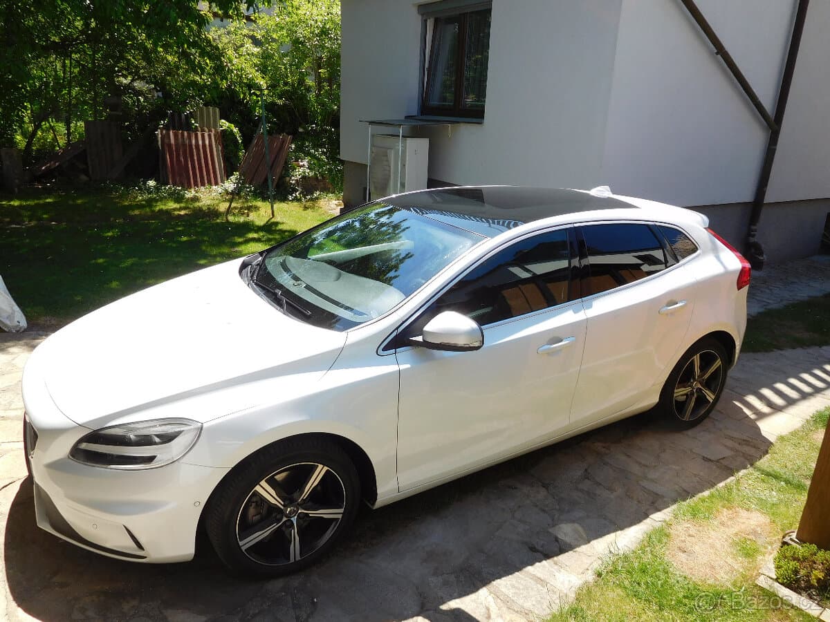 2018 Volvo V40