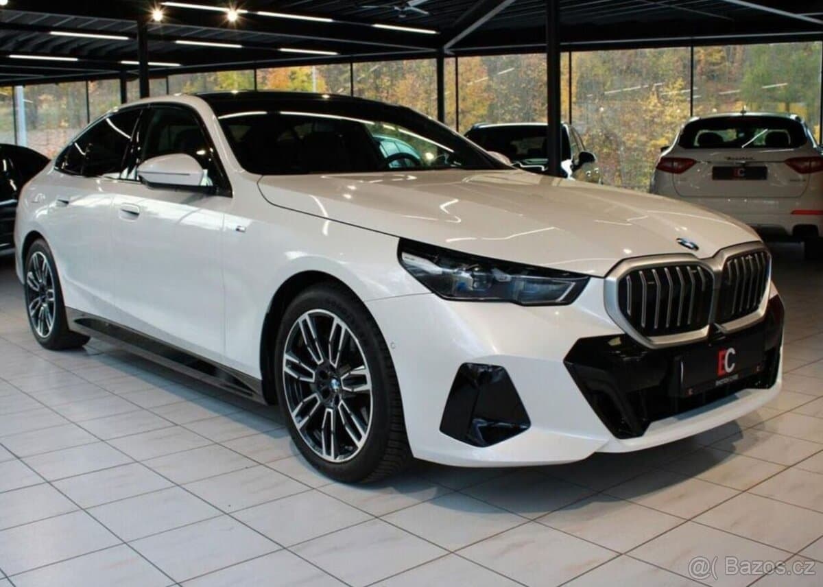 2025 BMW 5-SERIES