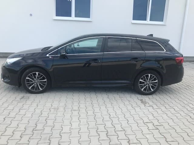 2017 Toyota AVENSIS