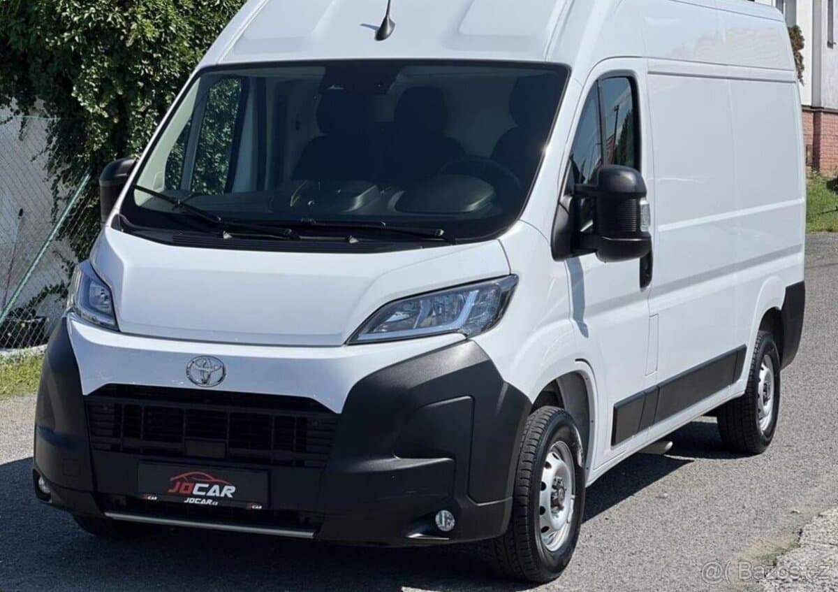 2025 Toyota PROACE