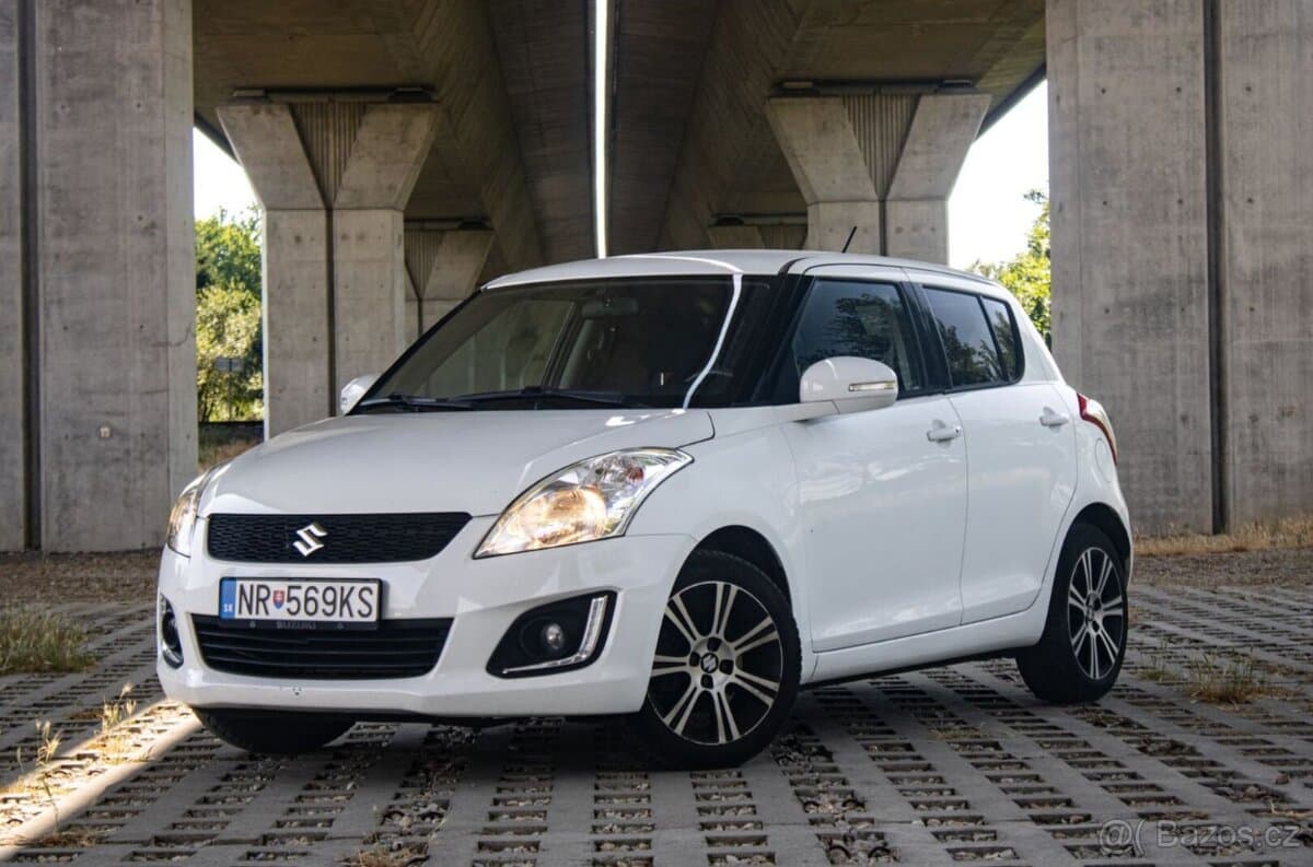 2015 Suzuki SWIFT