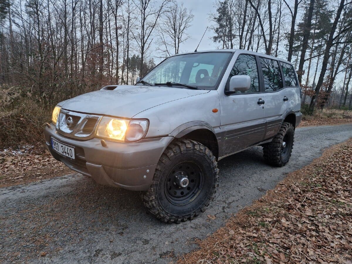 2002 Nissan TERRANO