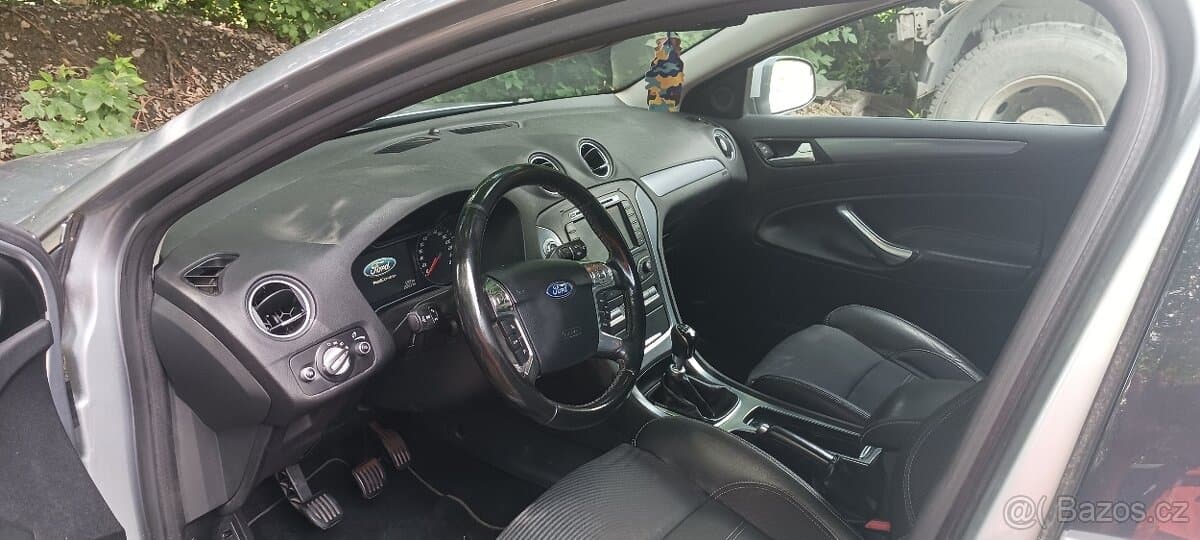 2013 Ford MONDEO