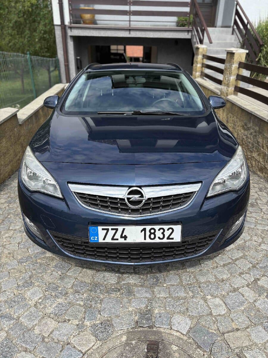 2012 Opel ASTRA