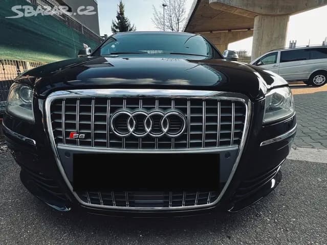2011 Audi S8