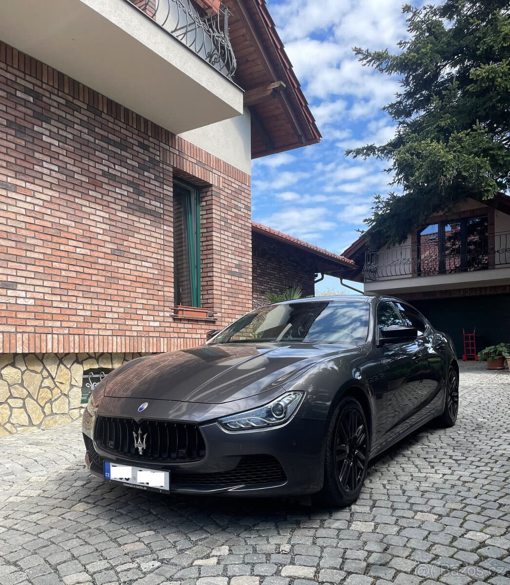 2017 Maserati GHIBLI
