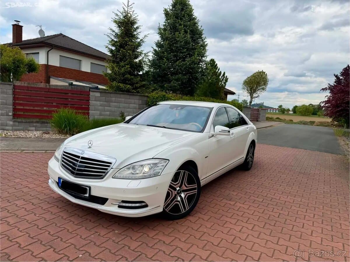 2011 Mercedes-Benz OSTATNÍ