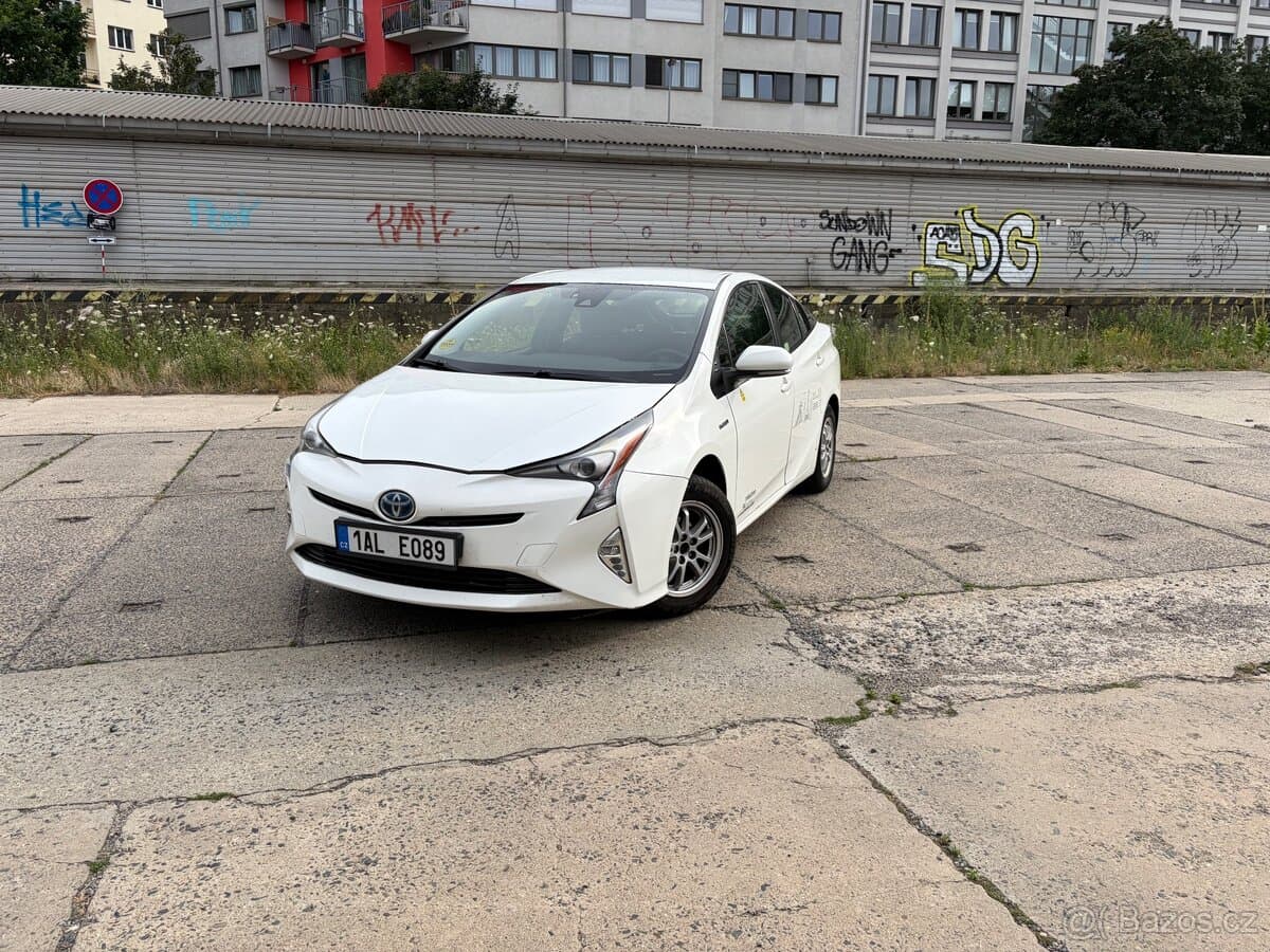 2018 Toyota PRIUS