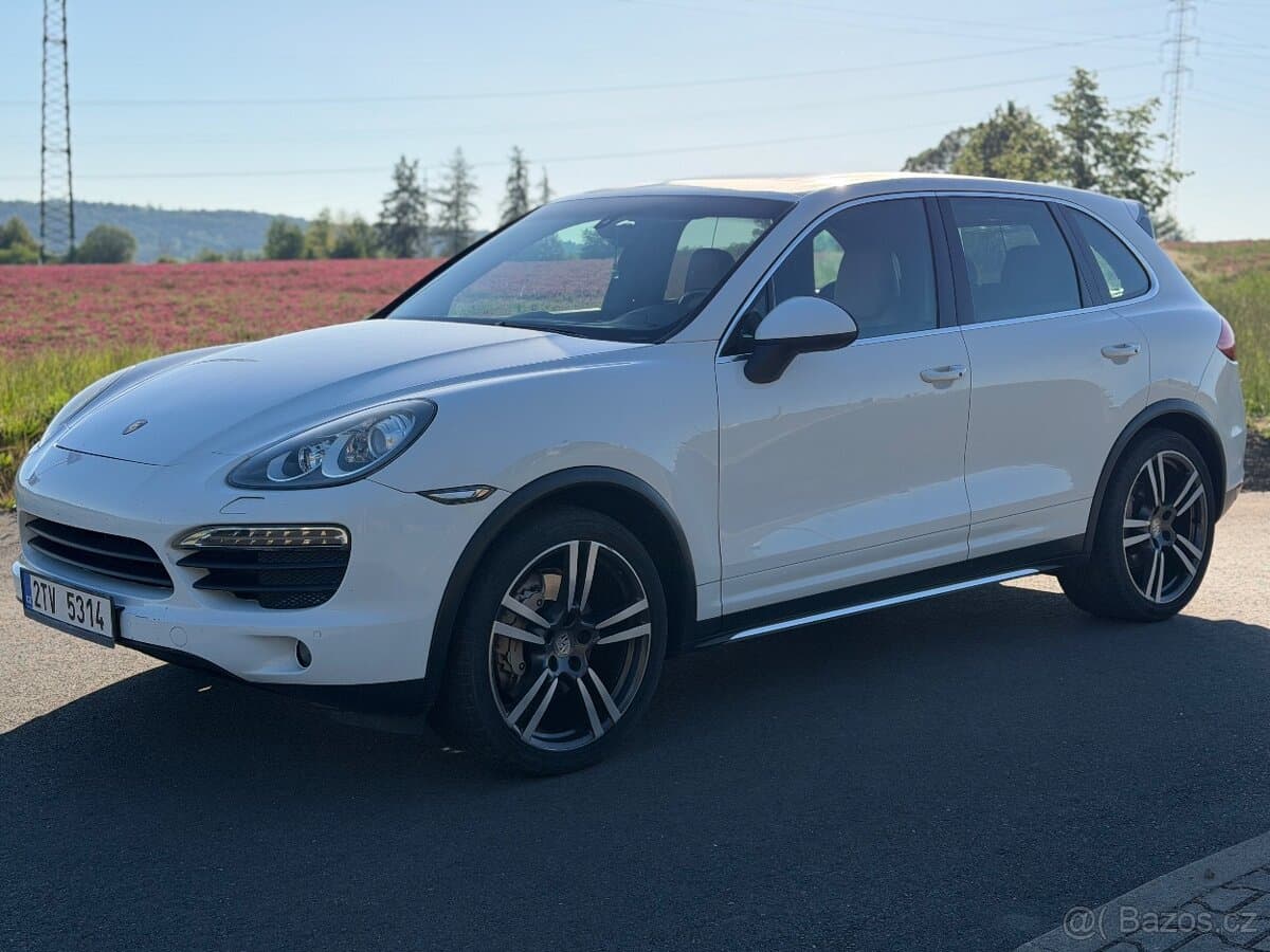 2012 Porsche CAYENNE
