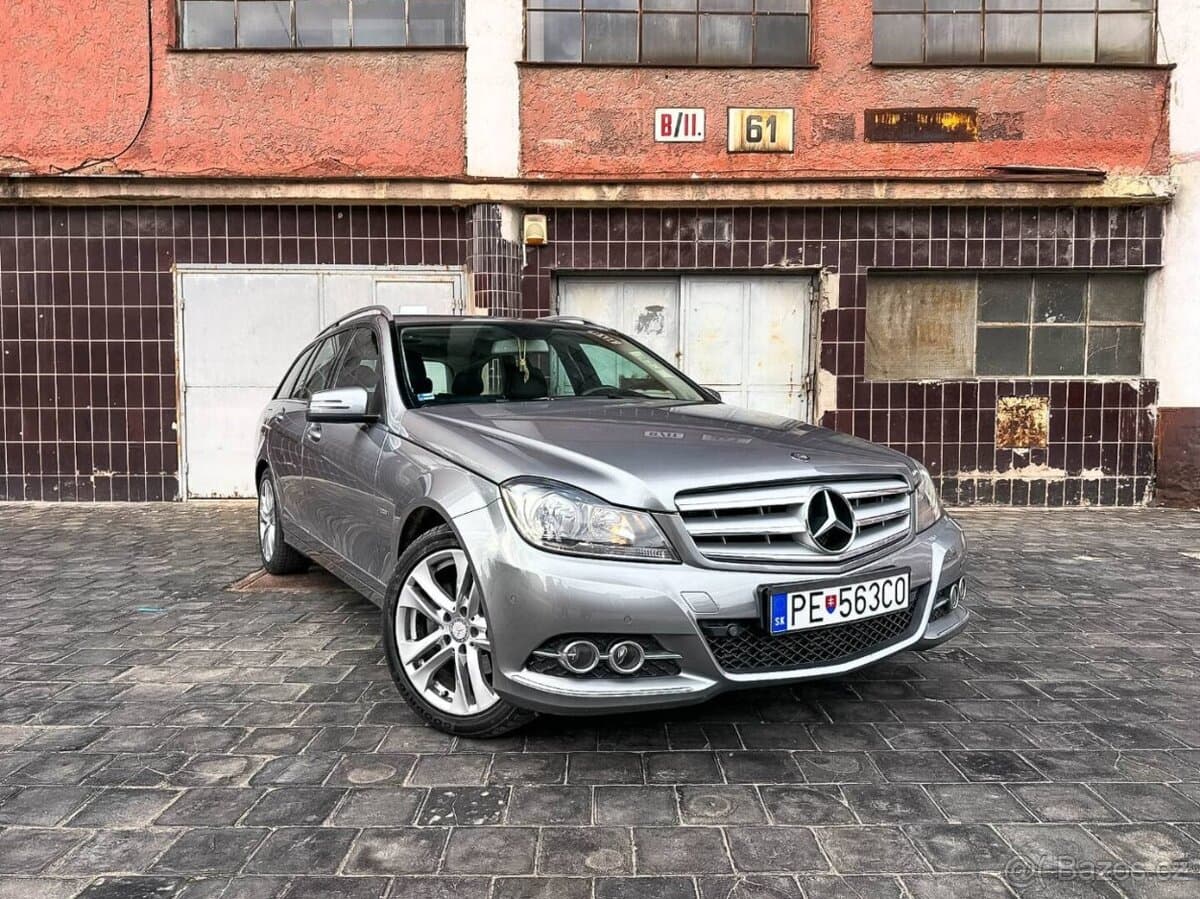 2011 Mercedes-Benz OSTATNÍ
