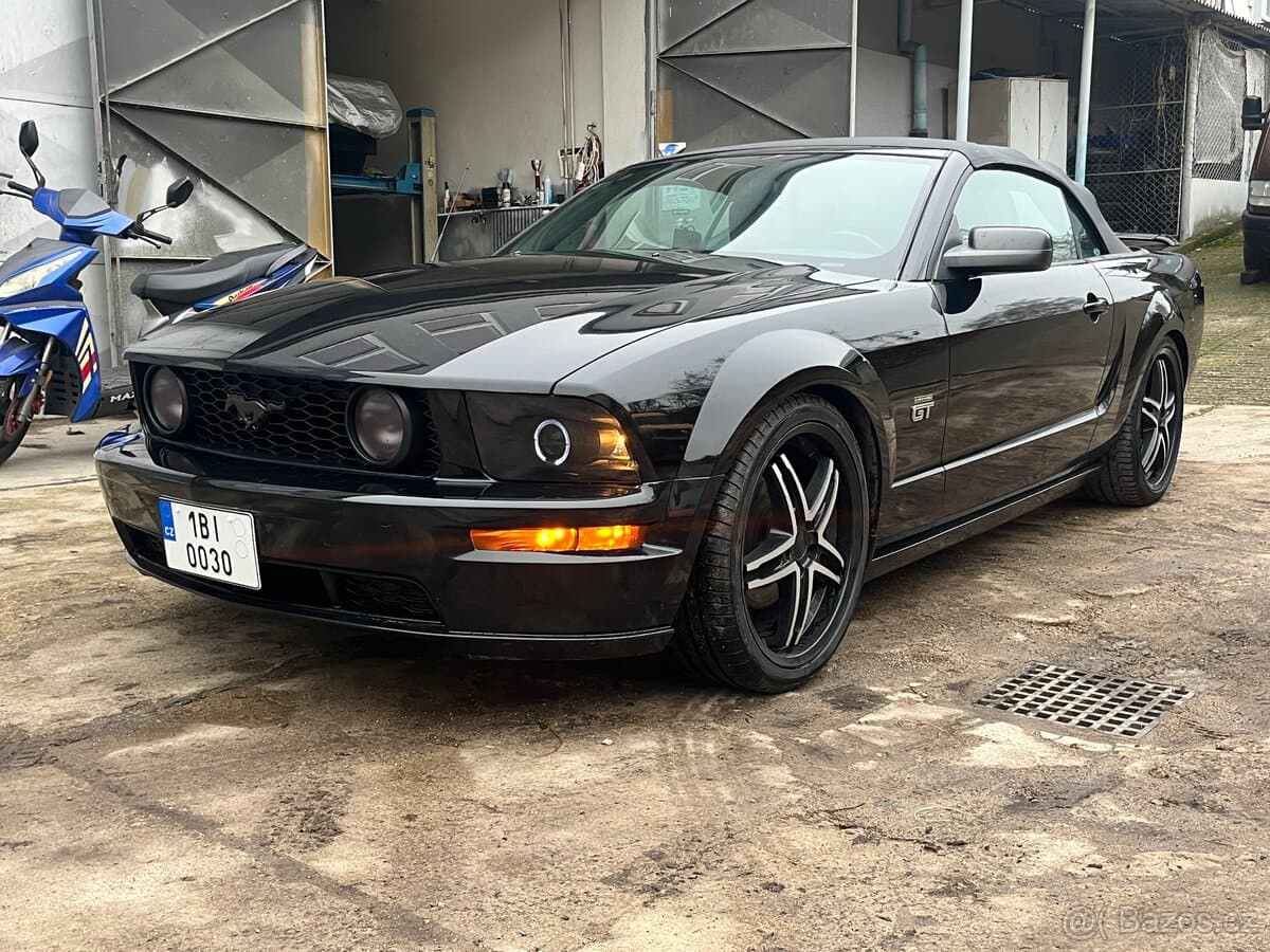 Ford MUSTANG