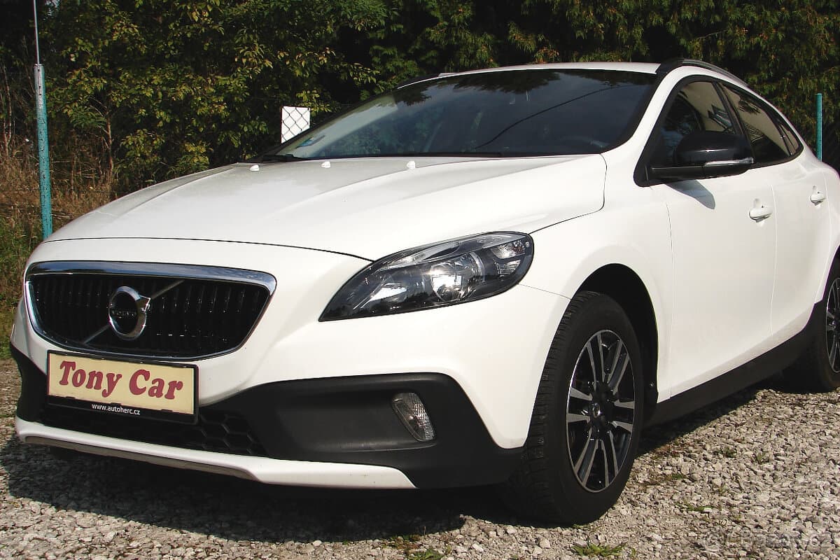 2018 Volvo V40