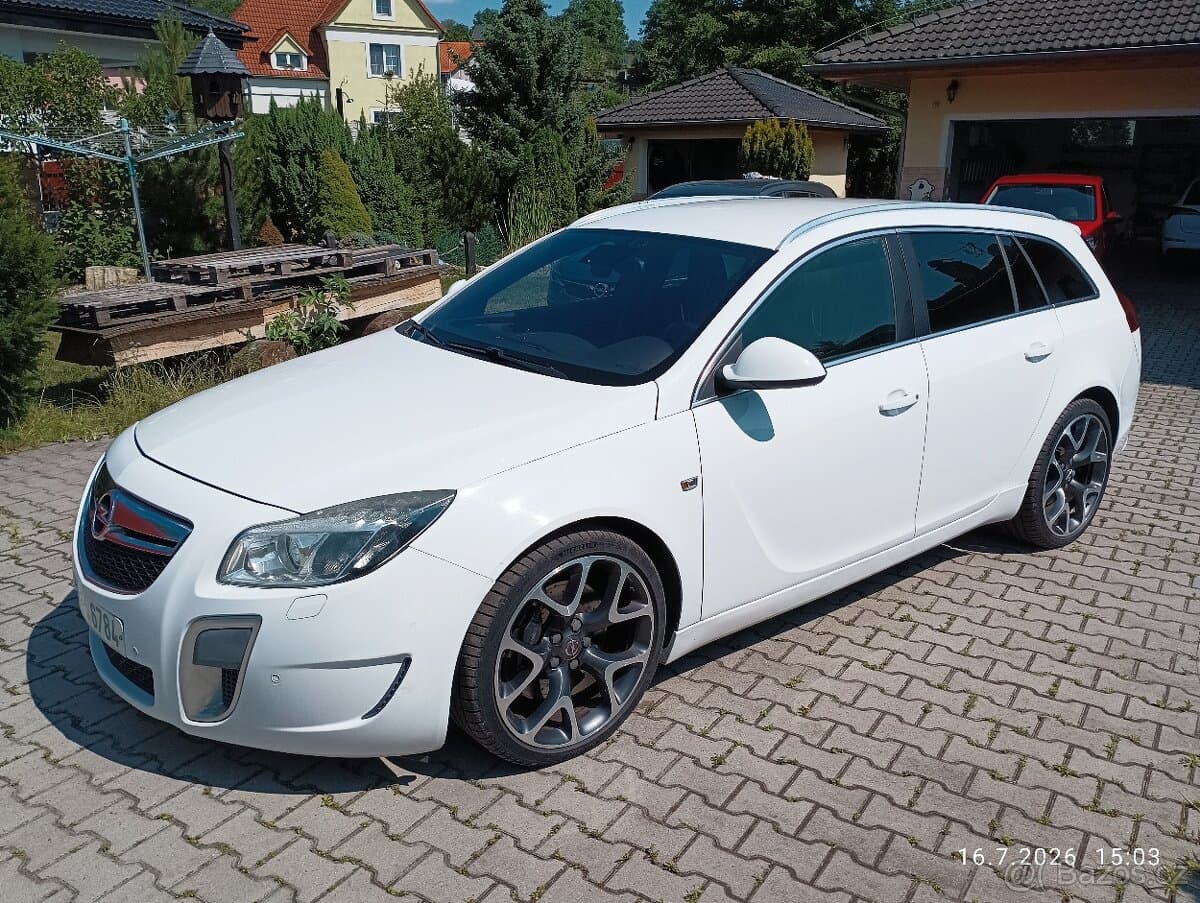 2011 Opel INSIGNIA