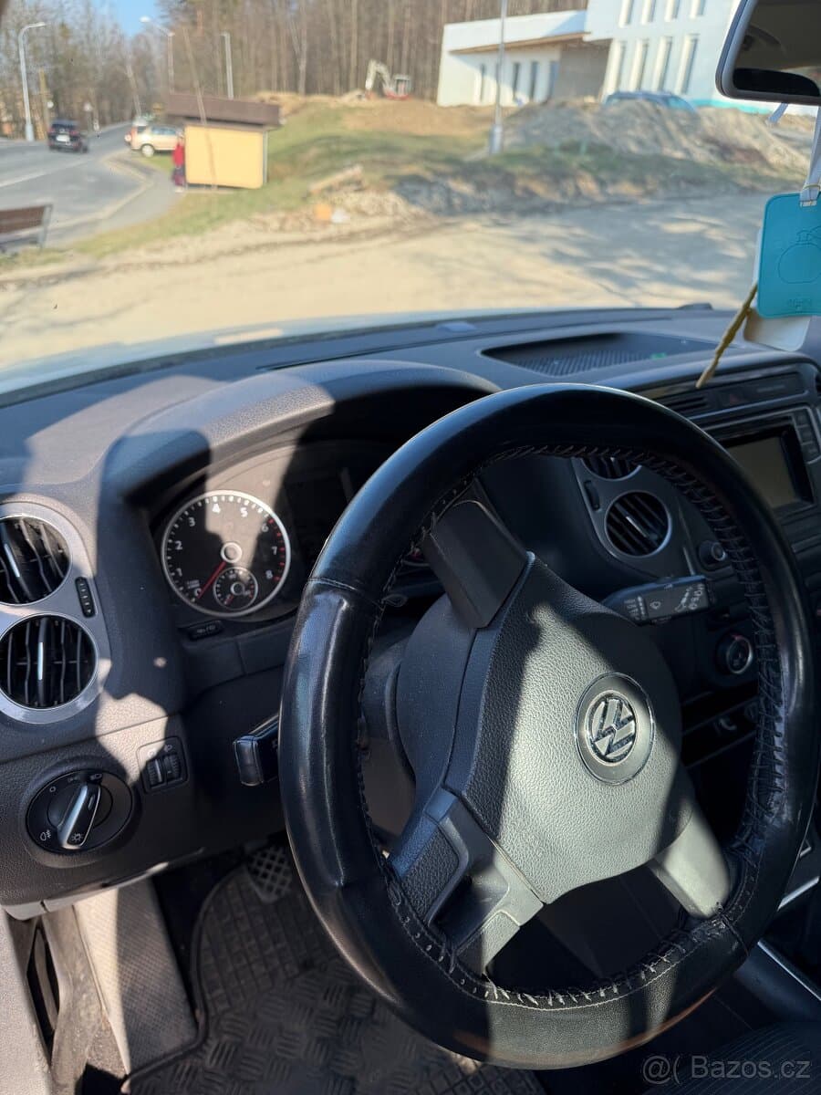 2016 Volkswagen TIGUAN