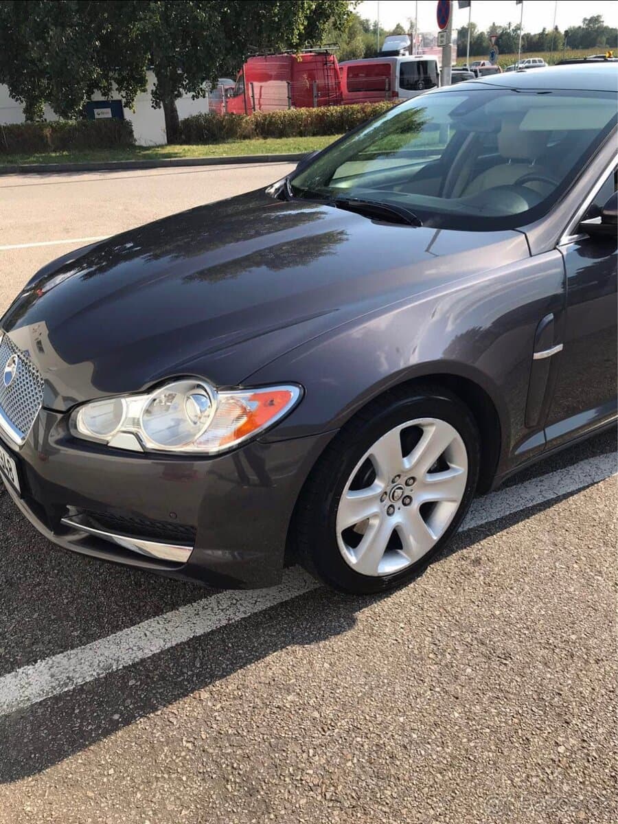 2009 Jaguar XF