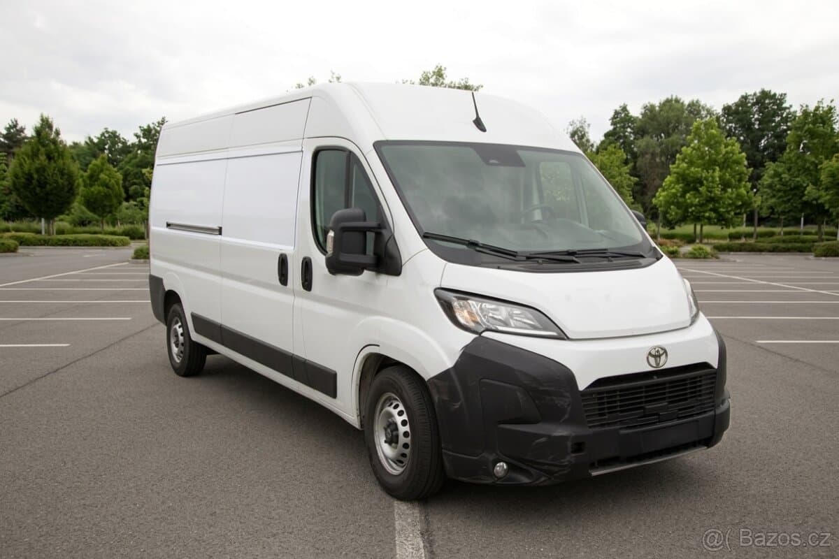 2025 Toyota PROACE