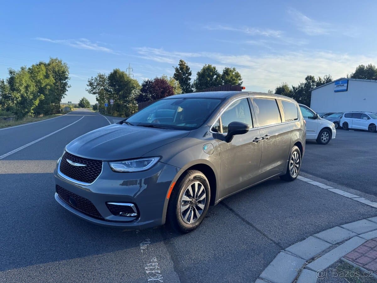 2023 Chrysler PACIFICA