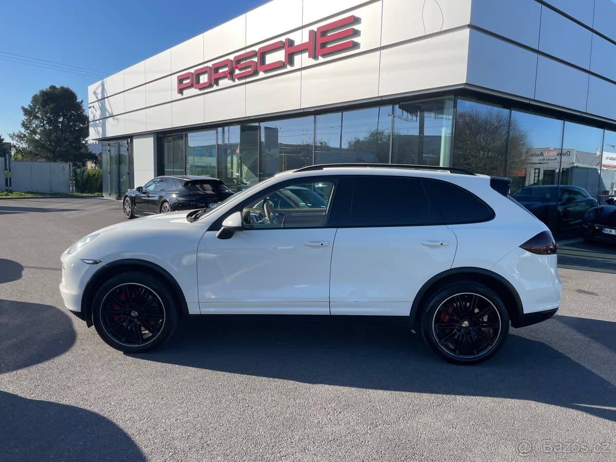 2012 Porsche CAYENNE